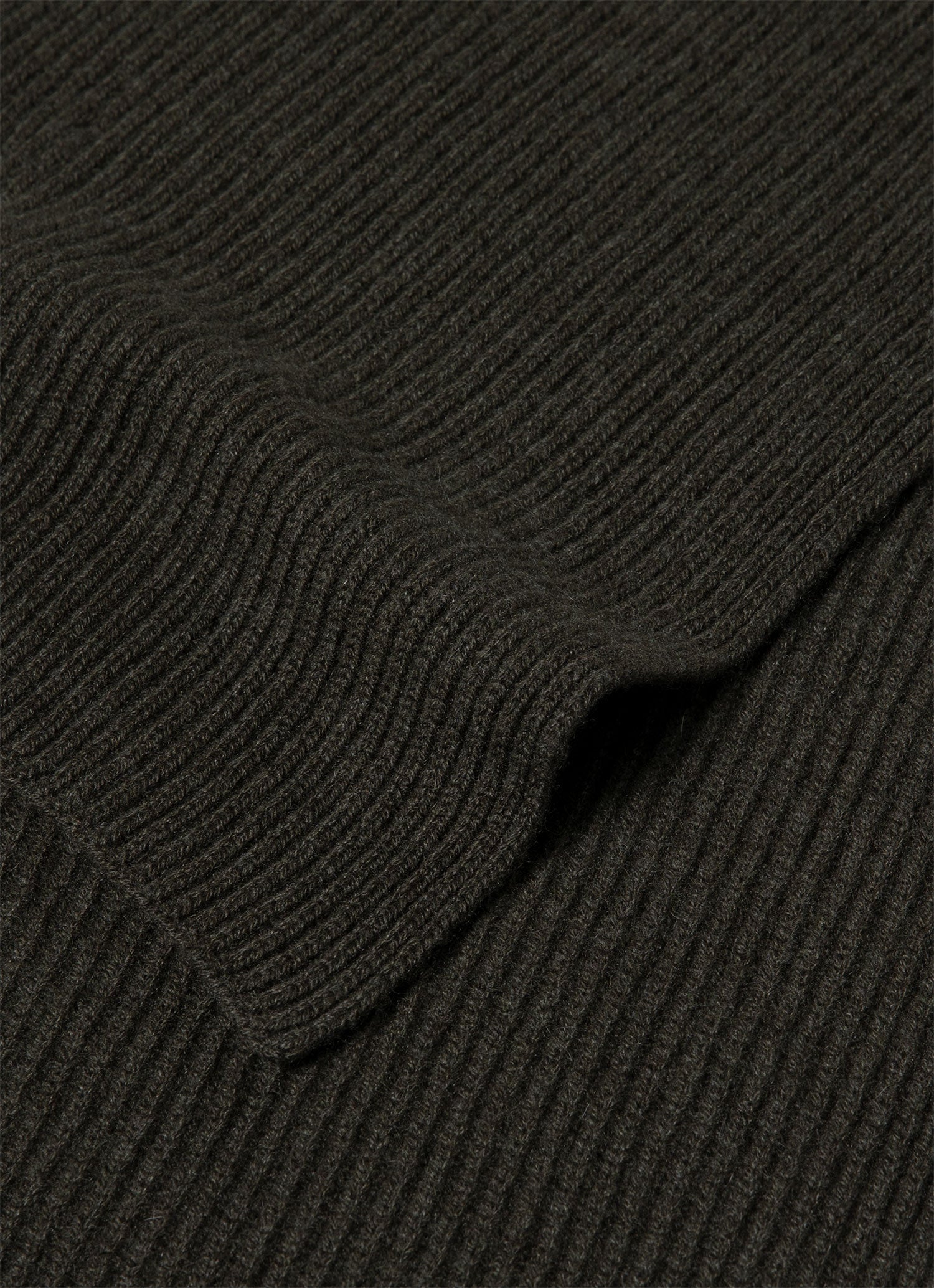 Cashmere Ribbed Scarf in Dark Green - Image 2