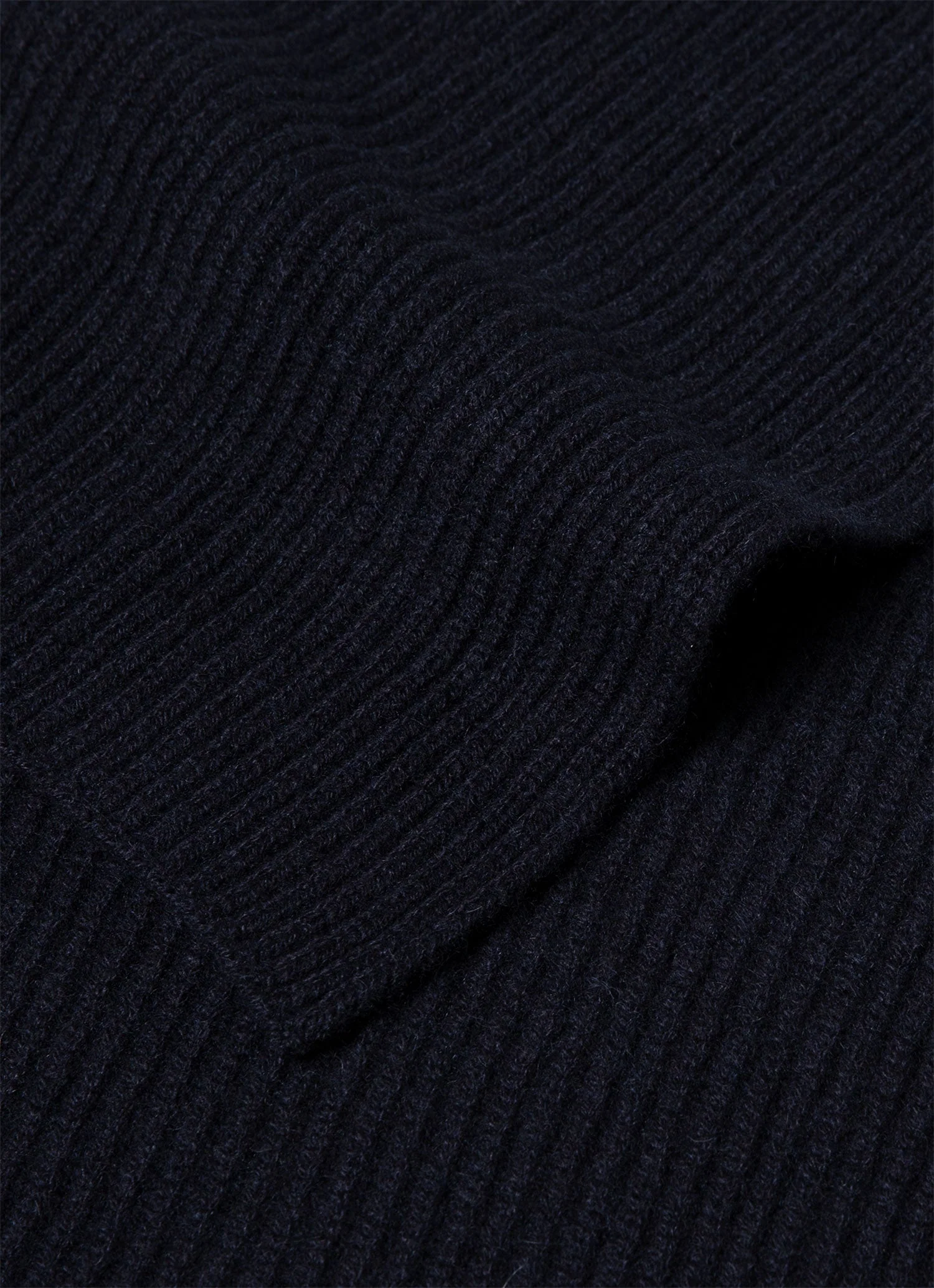 Cashmere Ribbed Scarf in Navy - Image 2