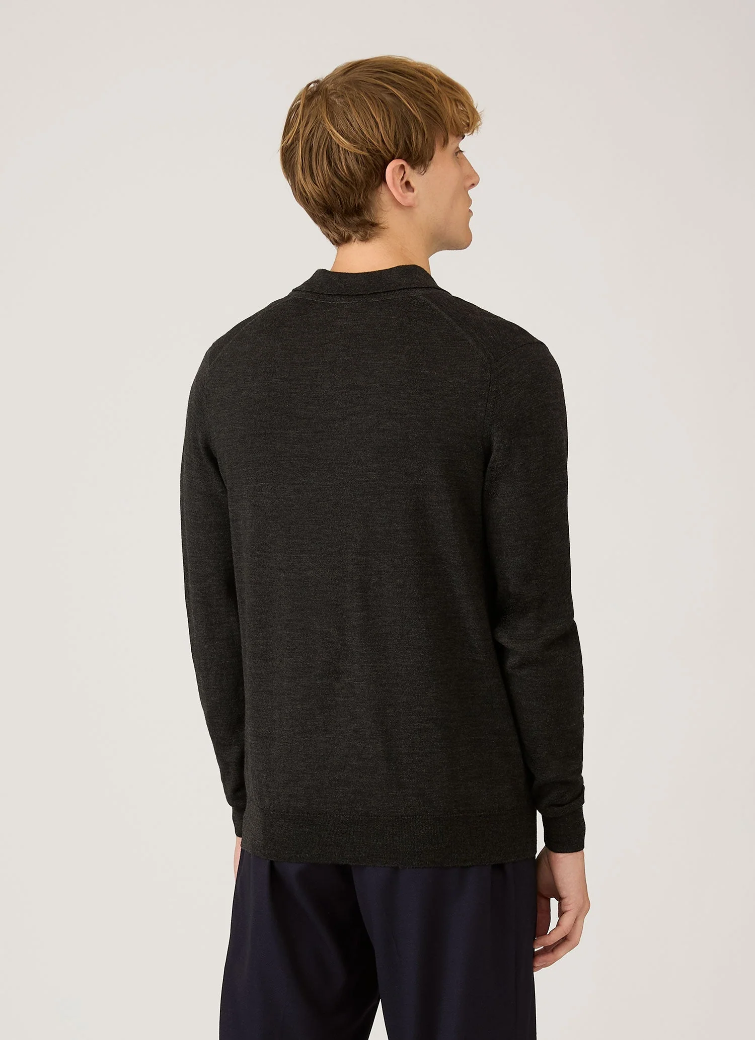 Men's Extra-Fine Merino Knitted Polo Shirt in Charcoal Melange - Image 4