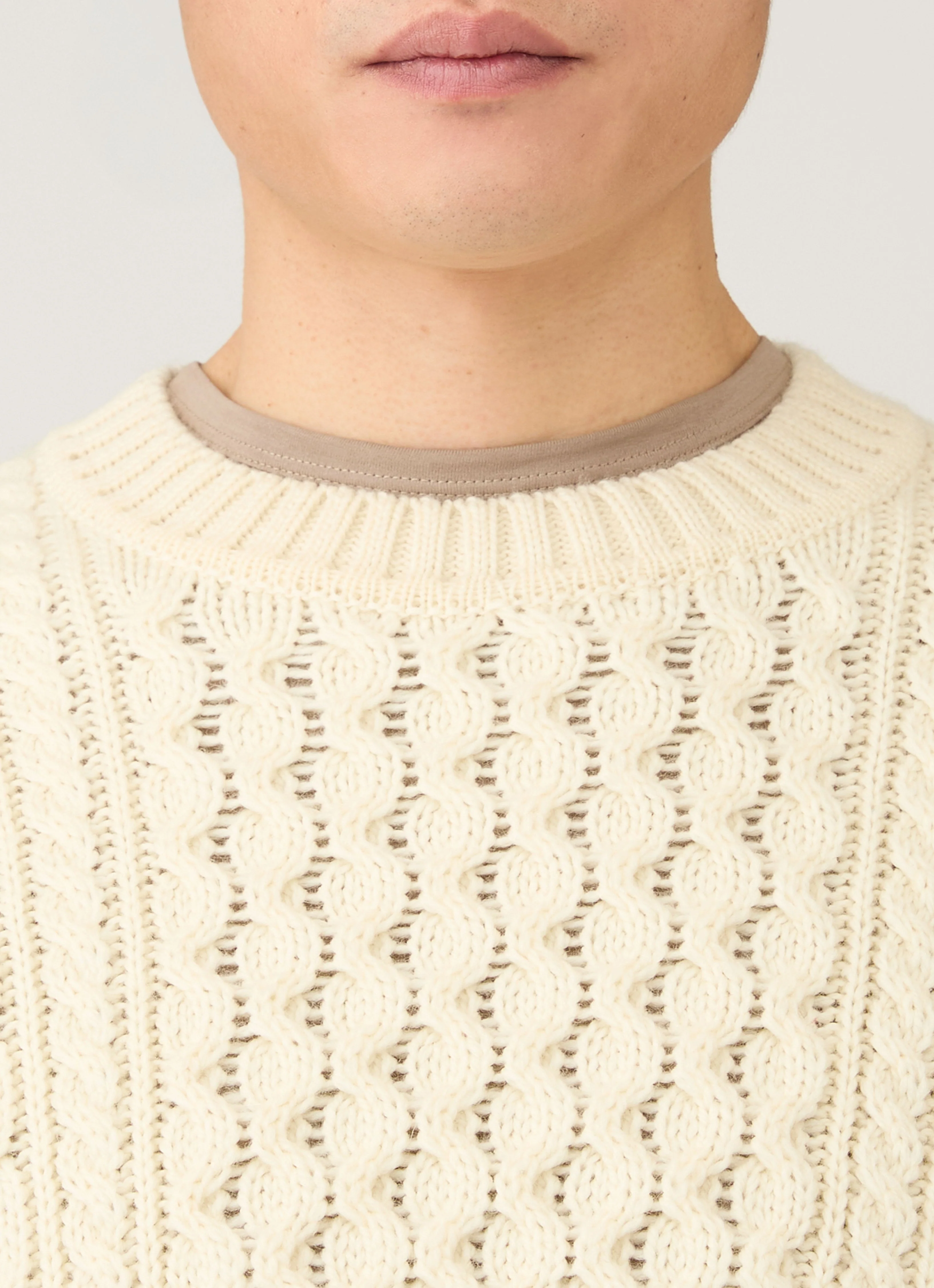 Men's Cable Knit Jumper in Ecru - Image 6
