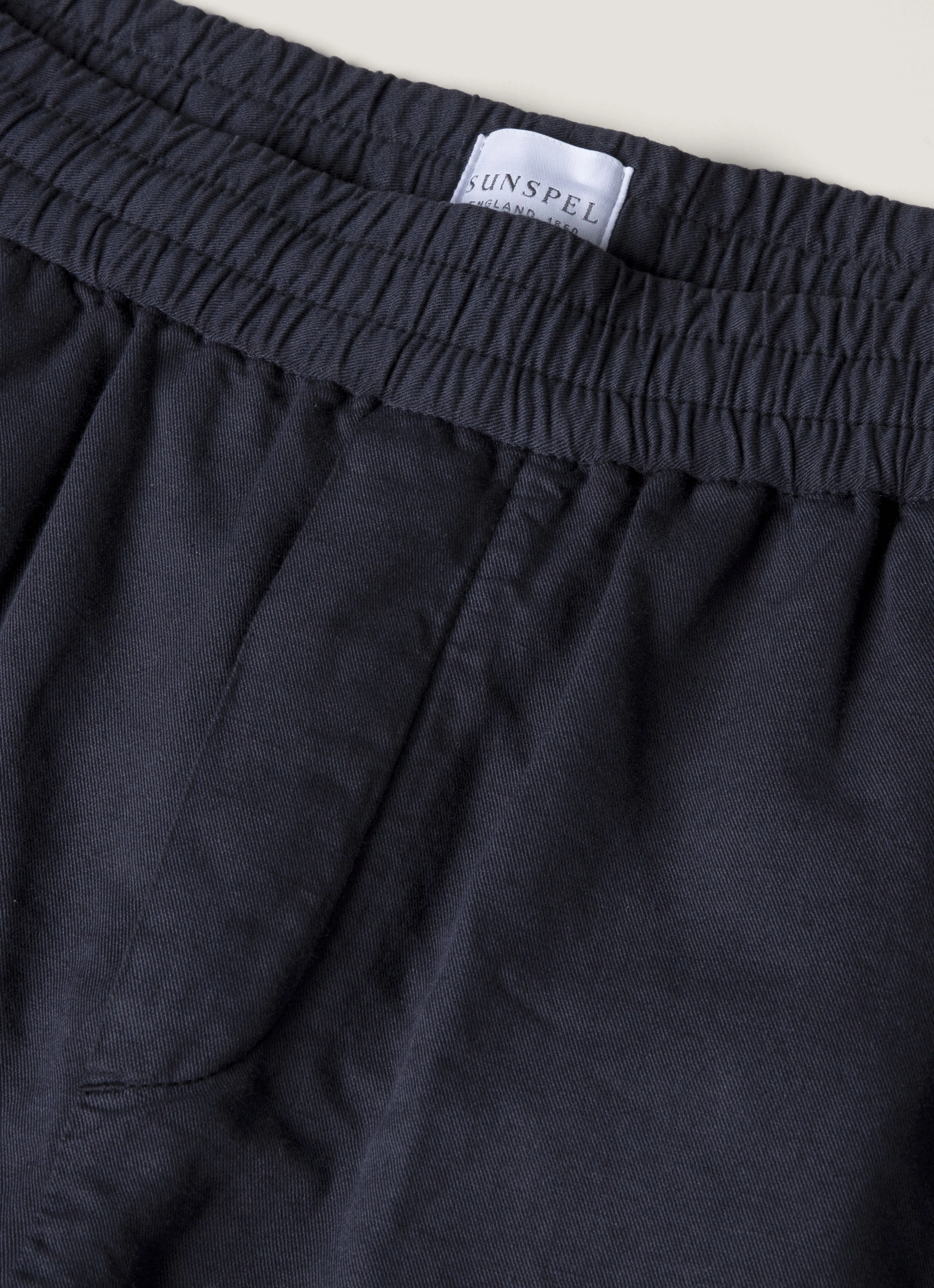 Men's Cotton Linen Drawstring Shorts in Navy - Image 4