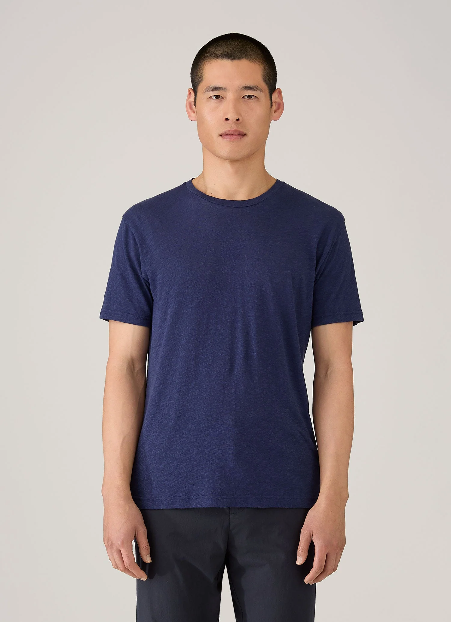 Men's Cotton Linen T-shirt in Ink Blue - Image 2