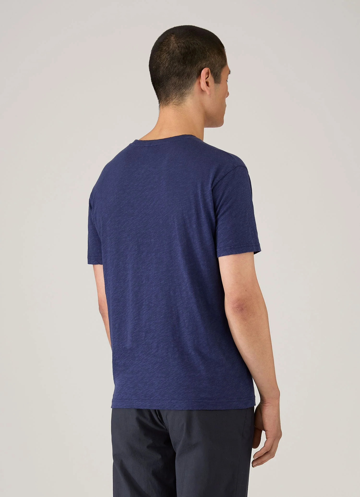 Men's Cotton Linen T-shirt in Ink Blue - Image 5