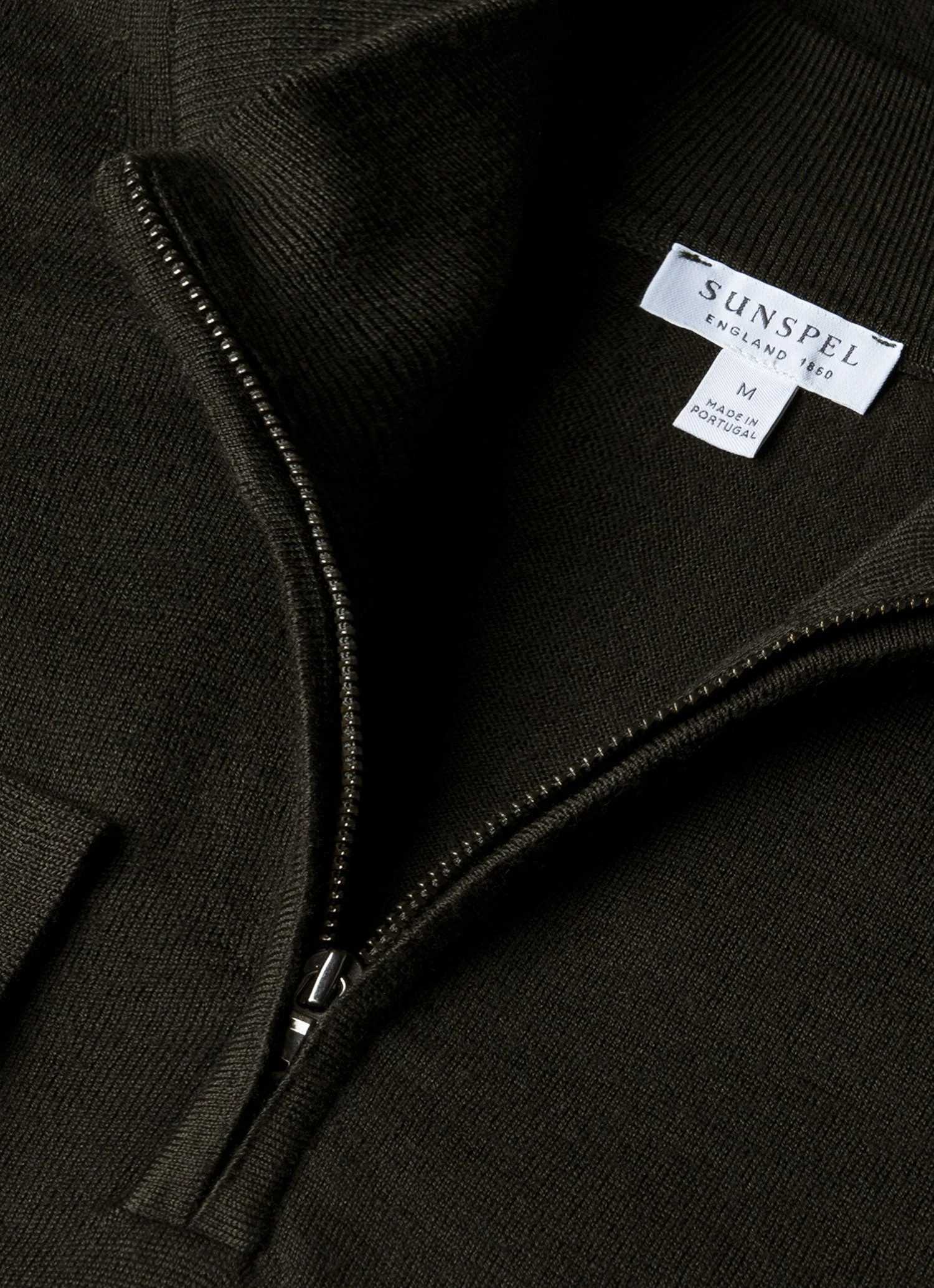 Men's Extra-Fine Merino Zip Neck in Dark Green - Image 4