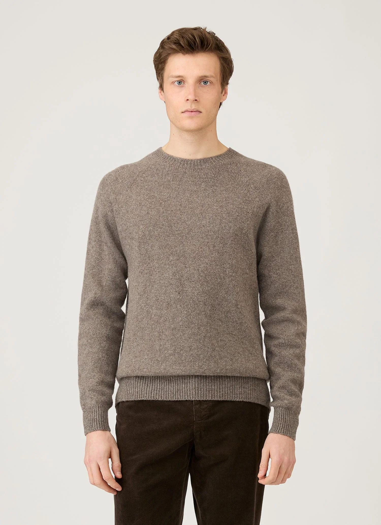 Men's Lambswool Crew Neck Jumper in Bark - Image 2