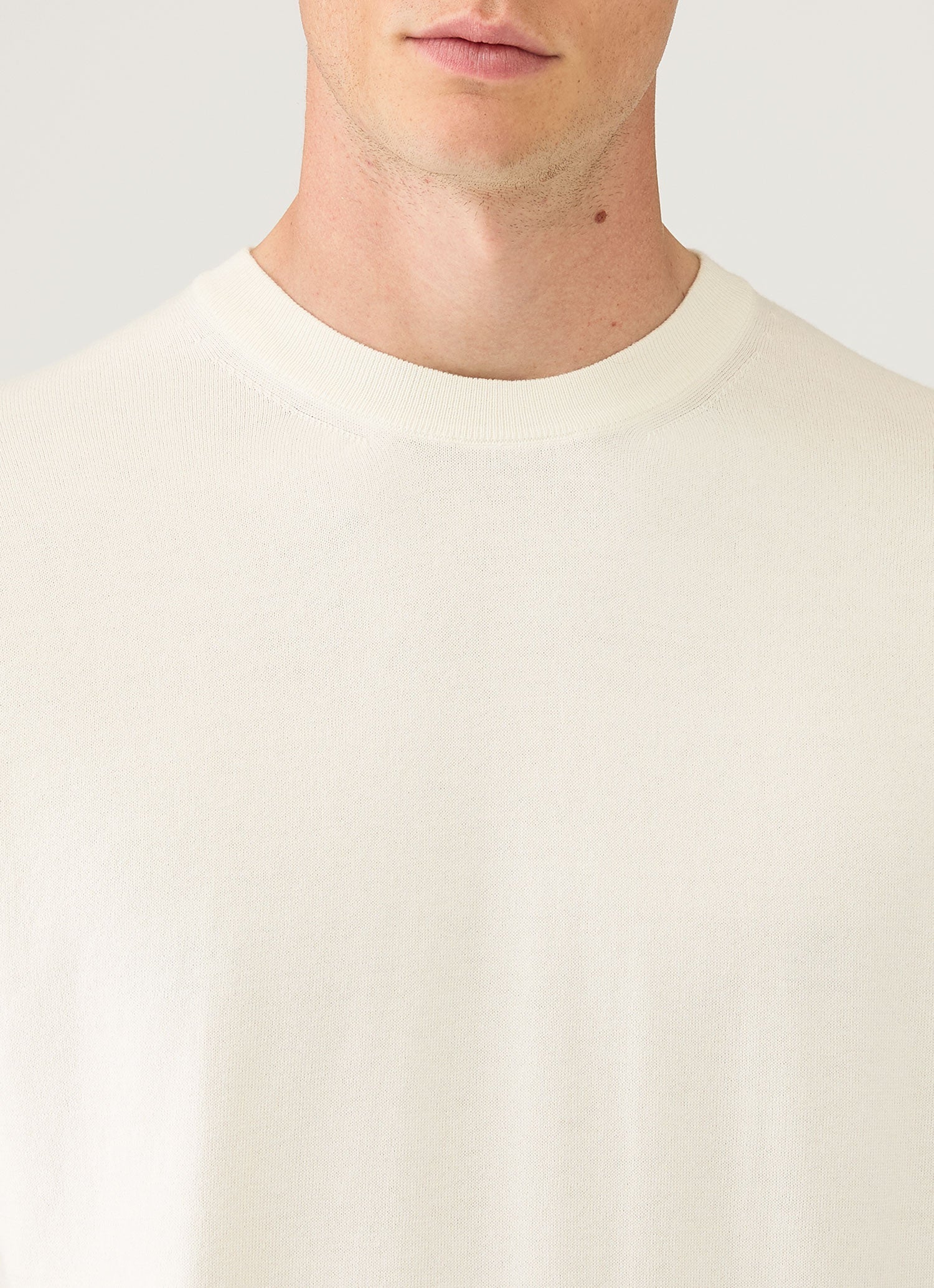 Men's Lightweight Cotton Jumper in Ecru - Image 6