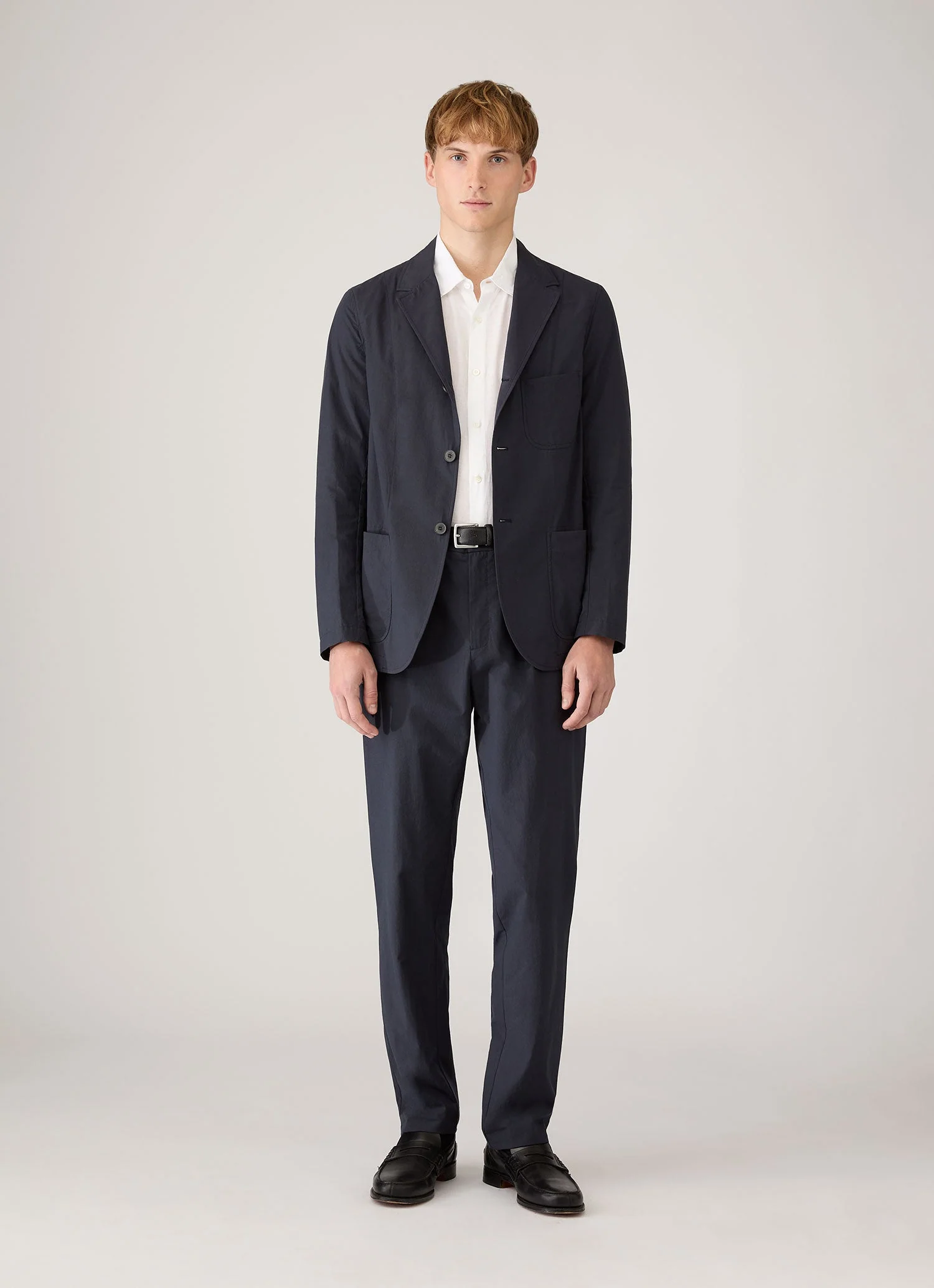 Men's Lightweight Cotton Poplin Trouser in Navy - Image 3