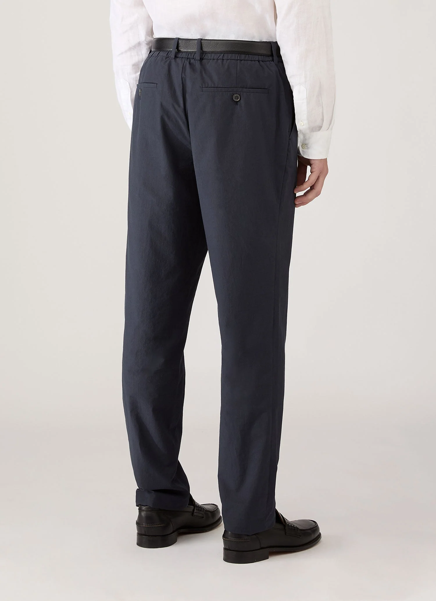 Men's Lightweight Cotton Poplin Trouser in Navy - Image 5