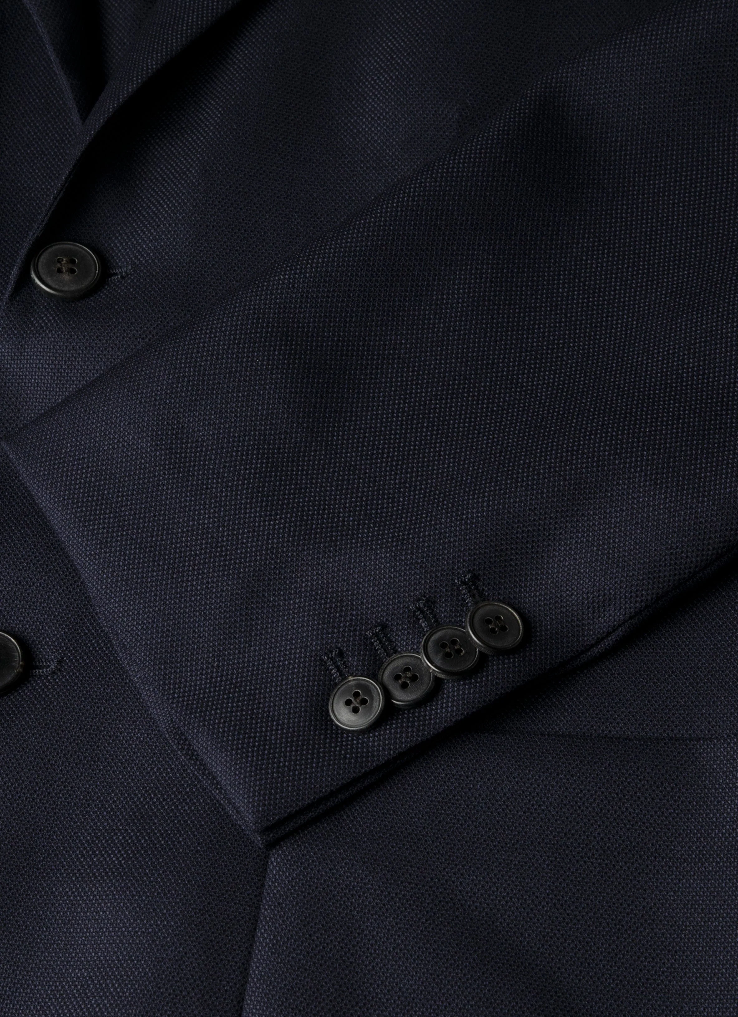 Men's Lightweight Travel Wool Blazer in Navy - Image 7
