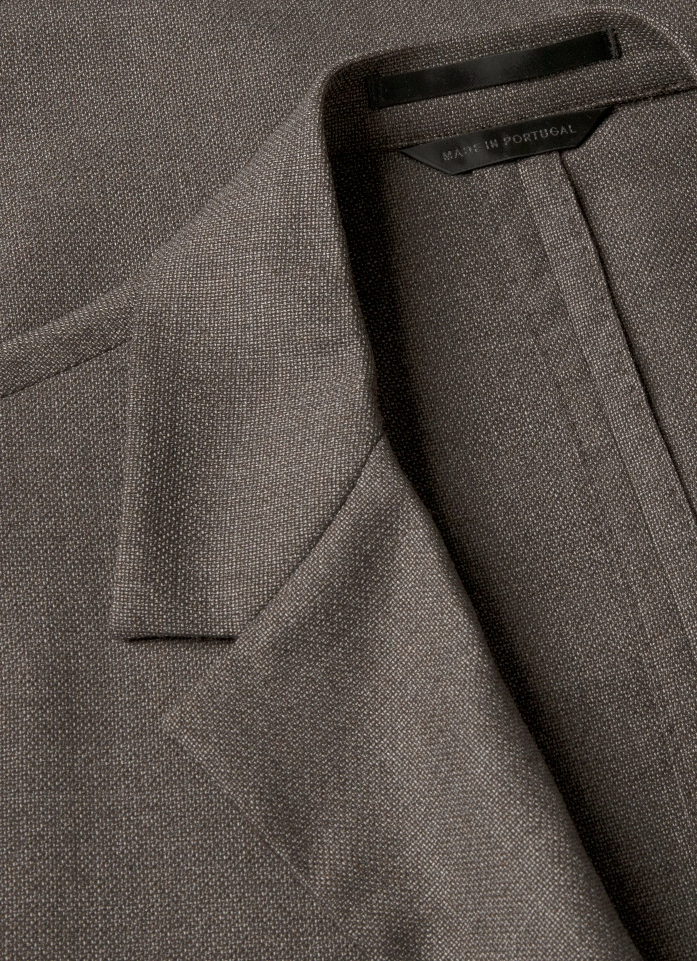 Men's Lightweight Travel Wool Two-Piece Suit in Light Coffee Melange - Image 4
