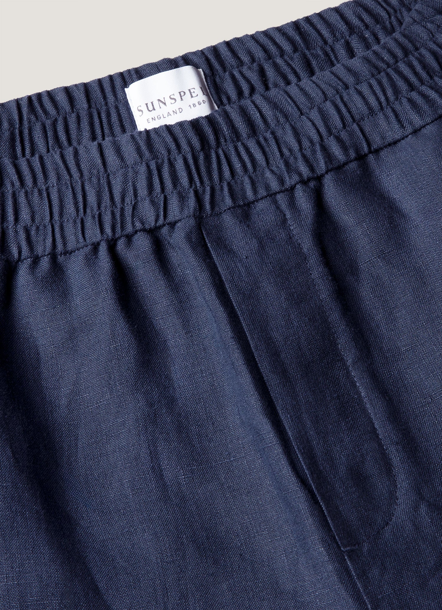 Men's Linen Drawstring Short in Light Navy - Image 4