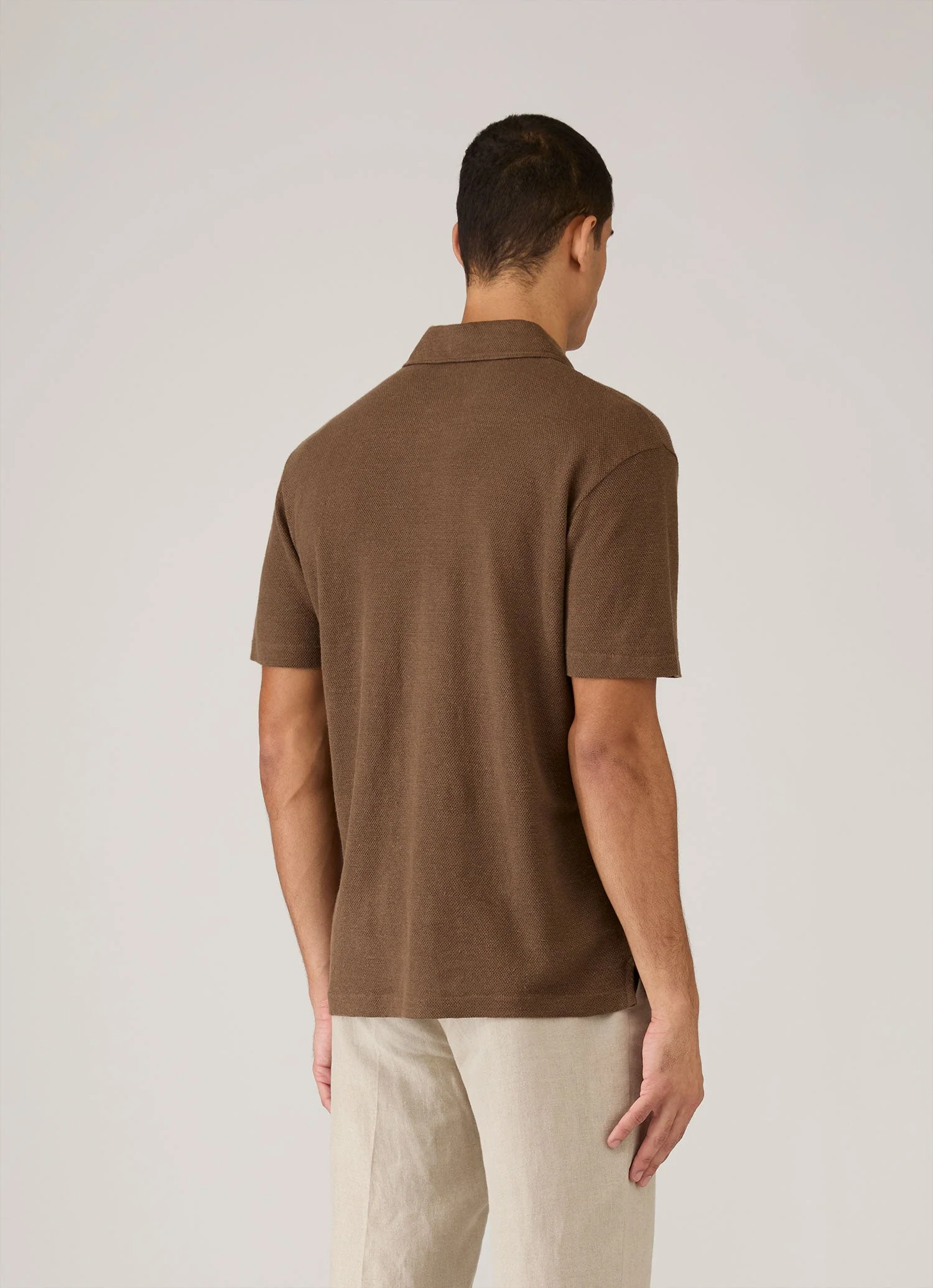Men's Linen Piqué Polo Shirt in Dark Walnut - Image 5