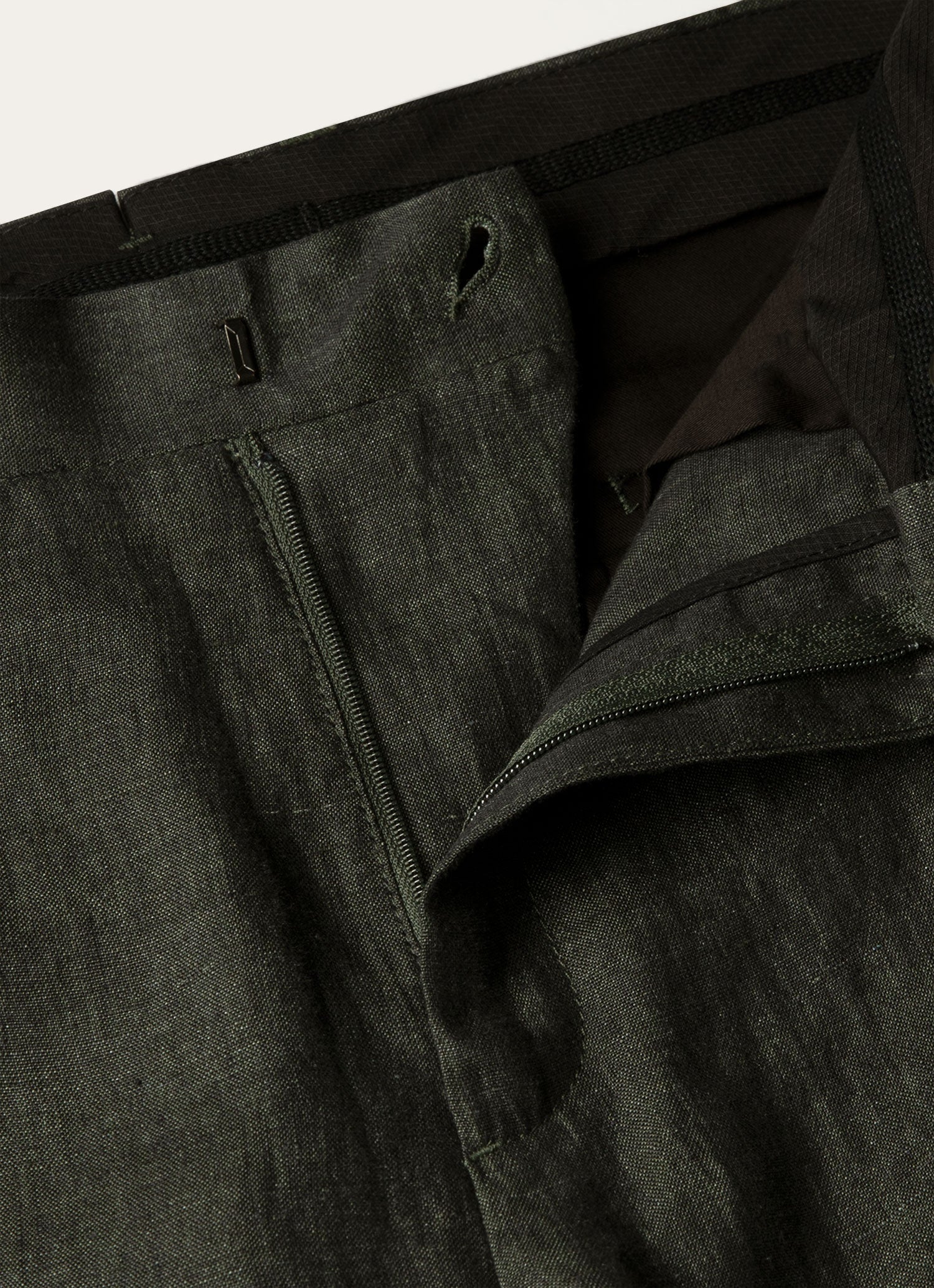 Men's Linen Trouser in Forest - Image 4
