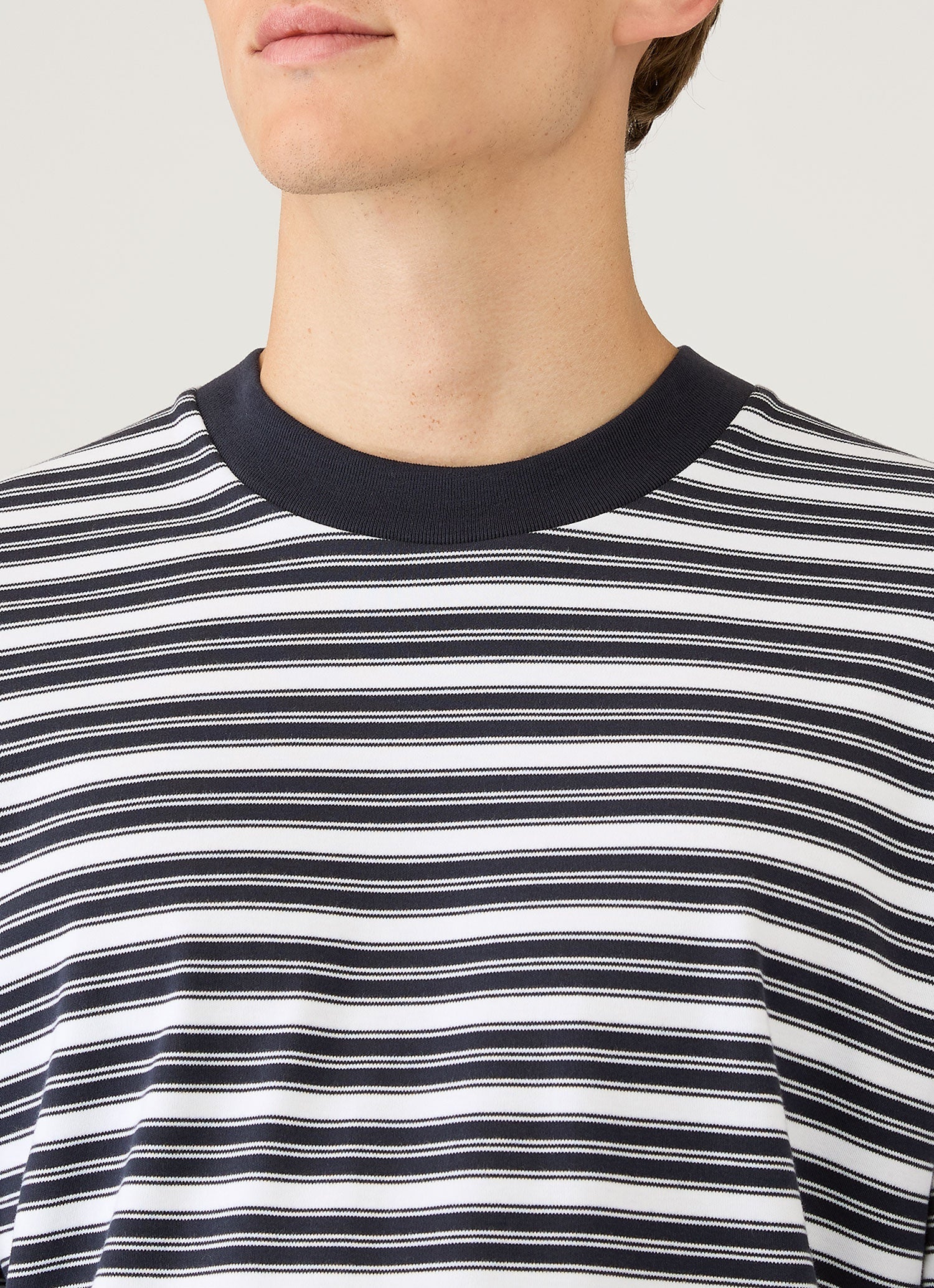 Men's Long Sleeve Heavyweight T-shirt in White/Navy - Image 6