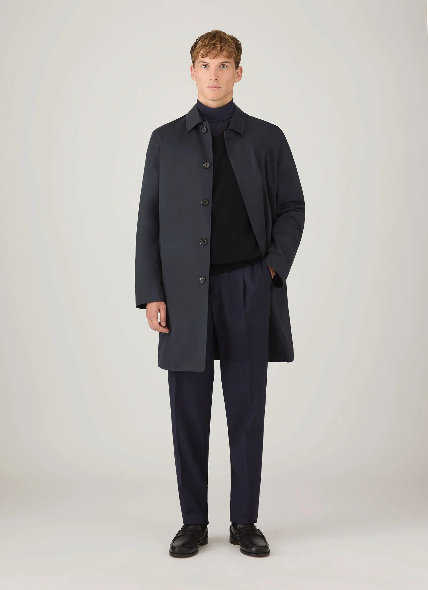 Men's Pleated Wool Twill Trouser in Navy - Image 3