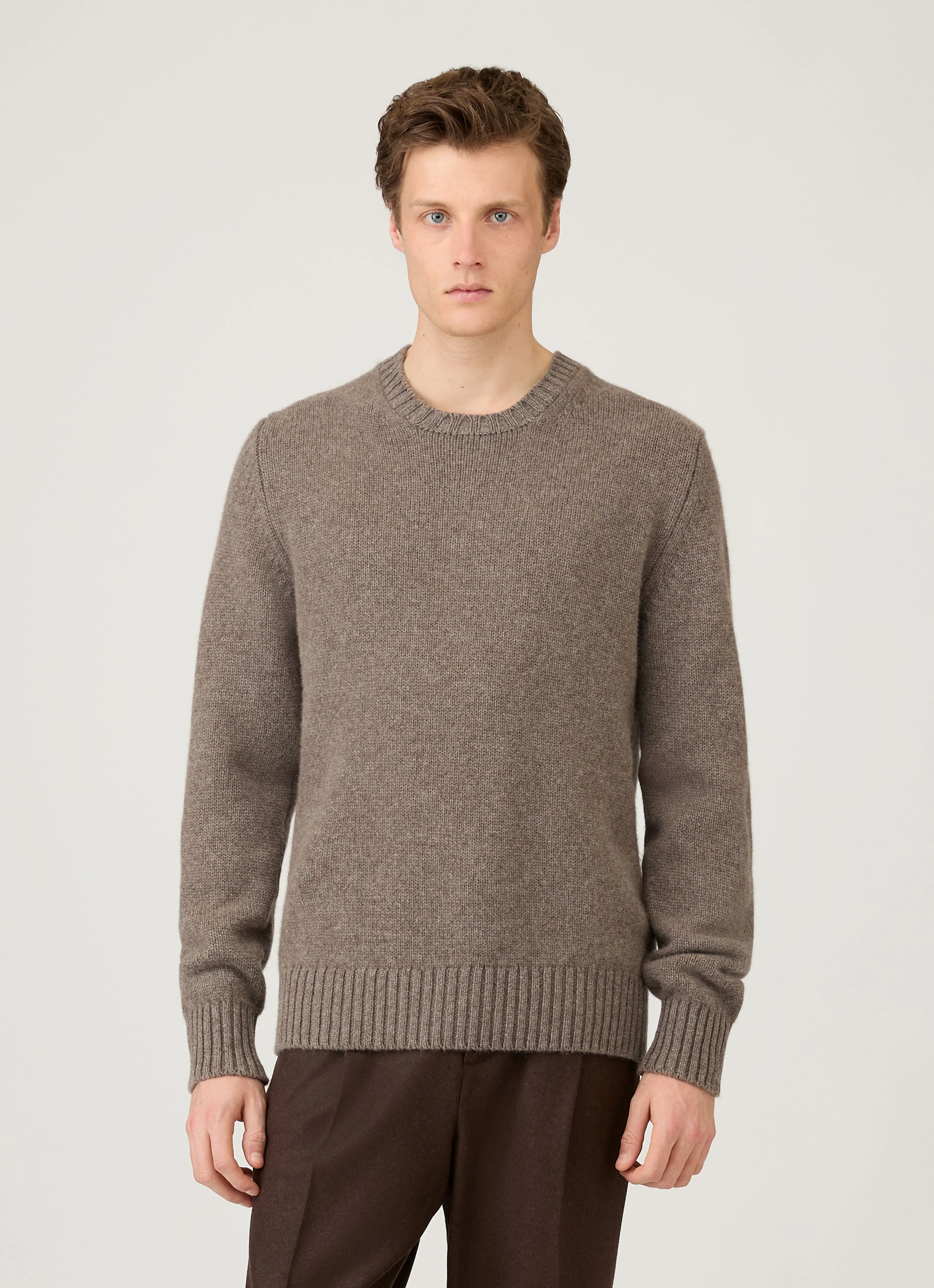 Men's Roxburgh Cashmere Jumper in Bark - Image 2