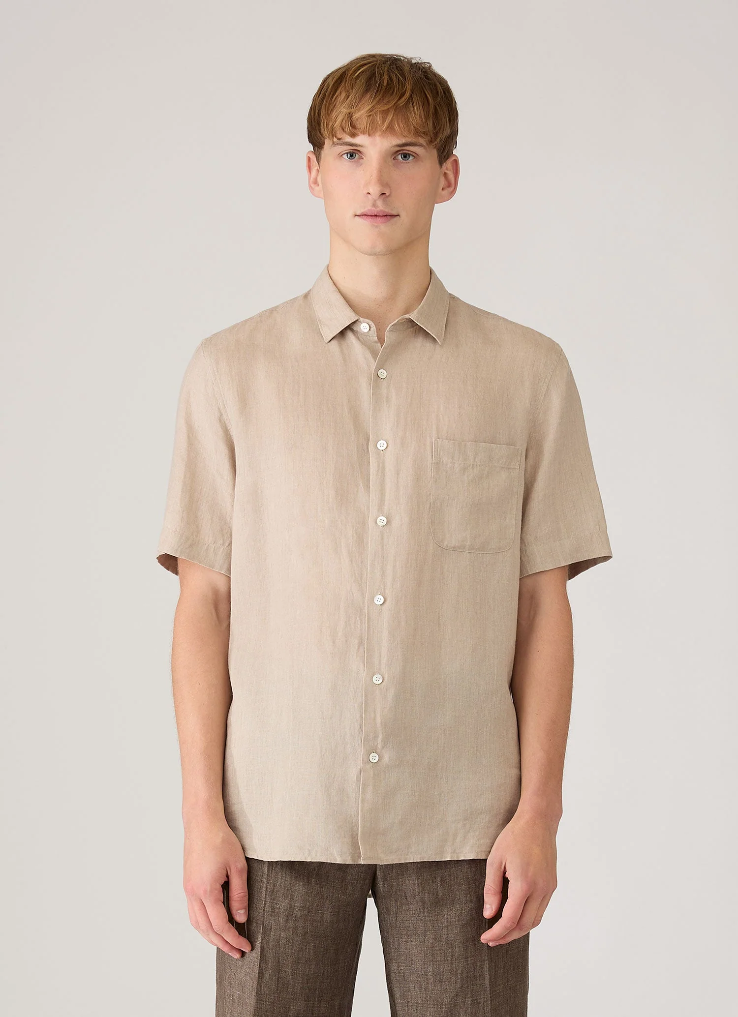 Men's Short Sleeve Linen Shirt in Hazelwood - Image 2