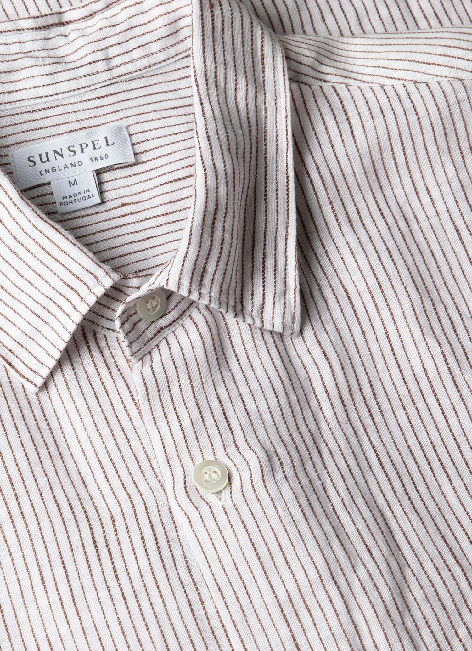 Men's Short Sleeve Linen Shirt in White/Dark Chocolate - Image 4