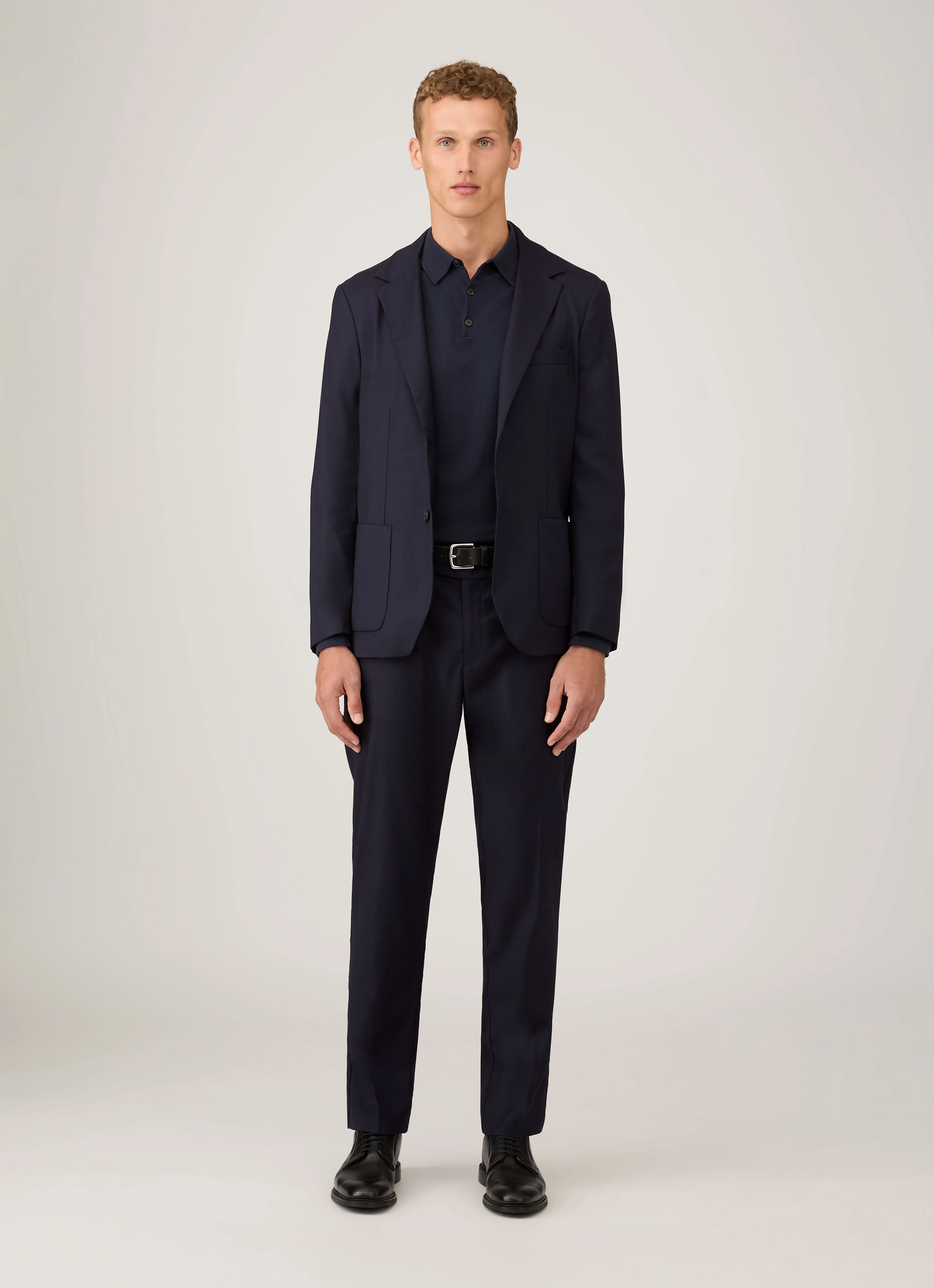 Men's Lightweight Travel Wool Two-Piece Suit in Navy - Image 2