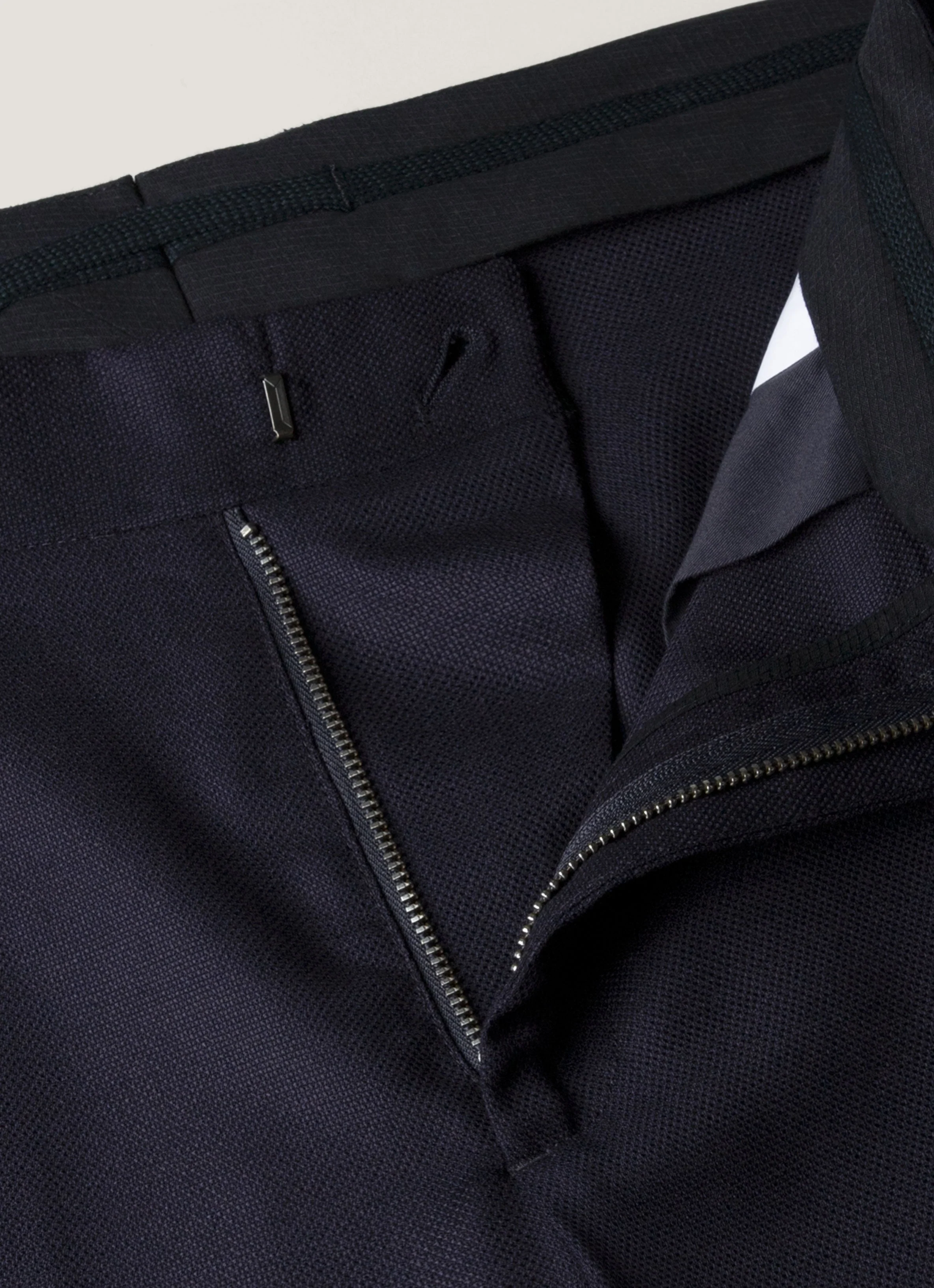 Men's Lightweight Travel Wool Two-Piece Suit in Navy - Image 7